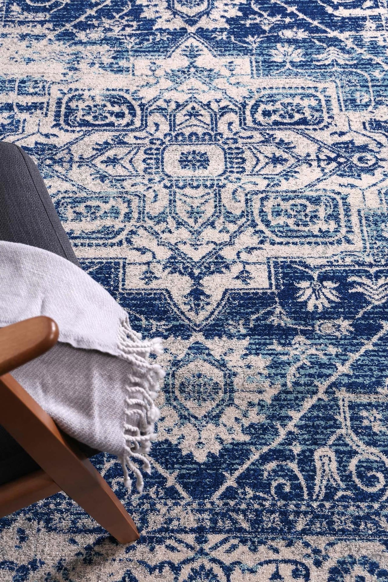 delicate-audrey-ivory-navy-rug 300x400