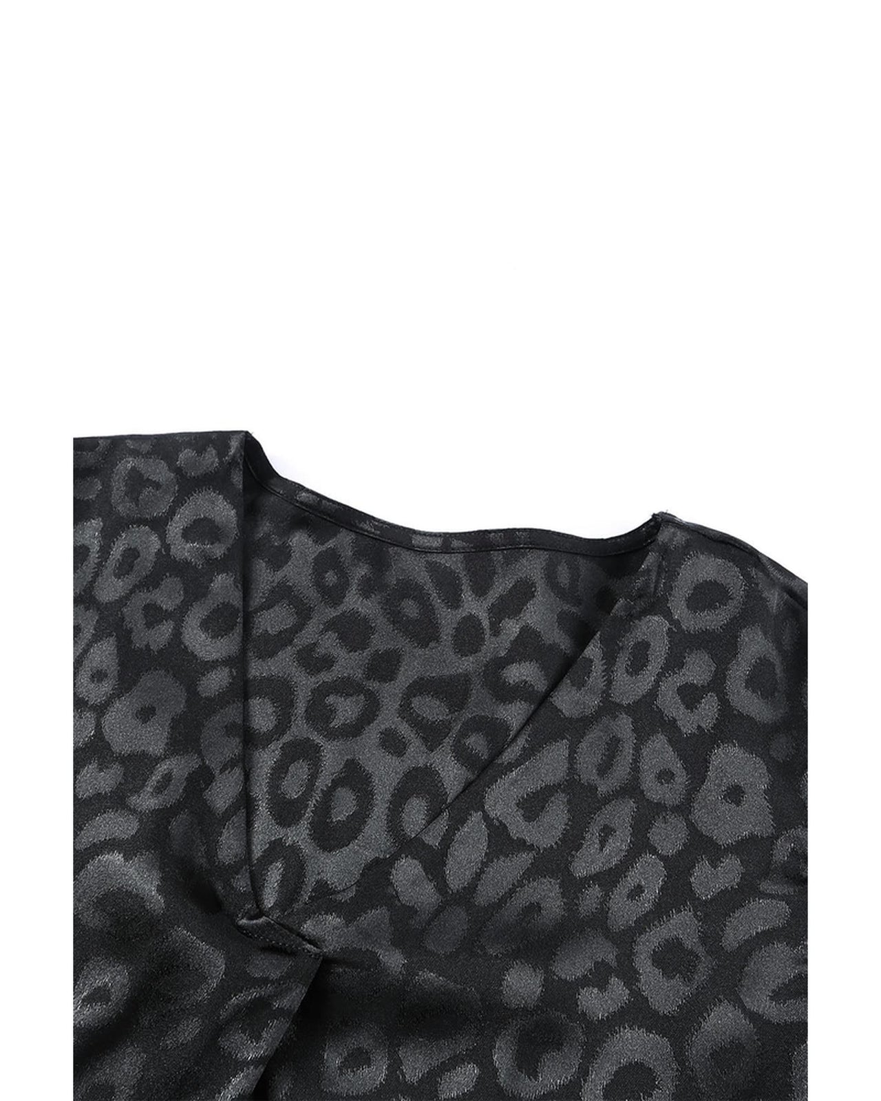 Azura Exchange Leopard Pattern V Neck Blouse - M