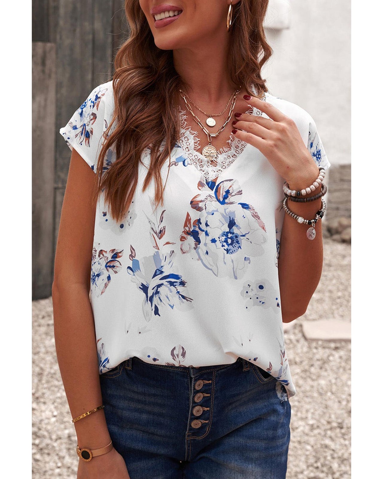 Azura Exchange Scalloped V Neck Short Sleeves Top - M