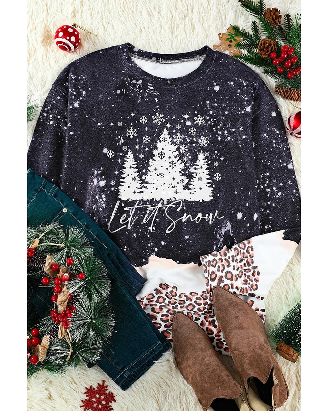 Azura Exchange Christmas Graphic Leopard Bleached Sweatshirt - L