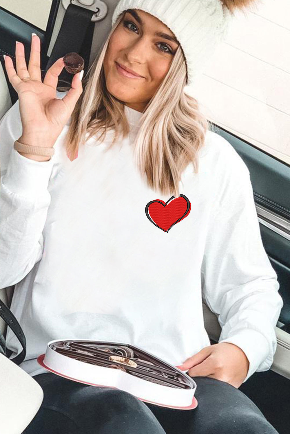 Azura Exchange Embroidered Heart Pullover Sweatshirt - L