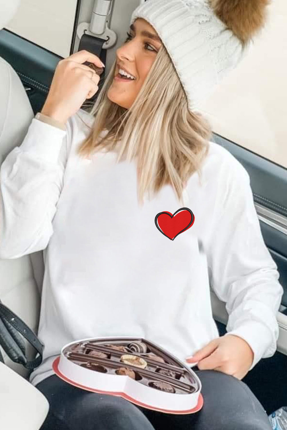 Azura Exchange Embroidered Heart Pullover Sweatshirt - L