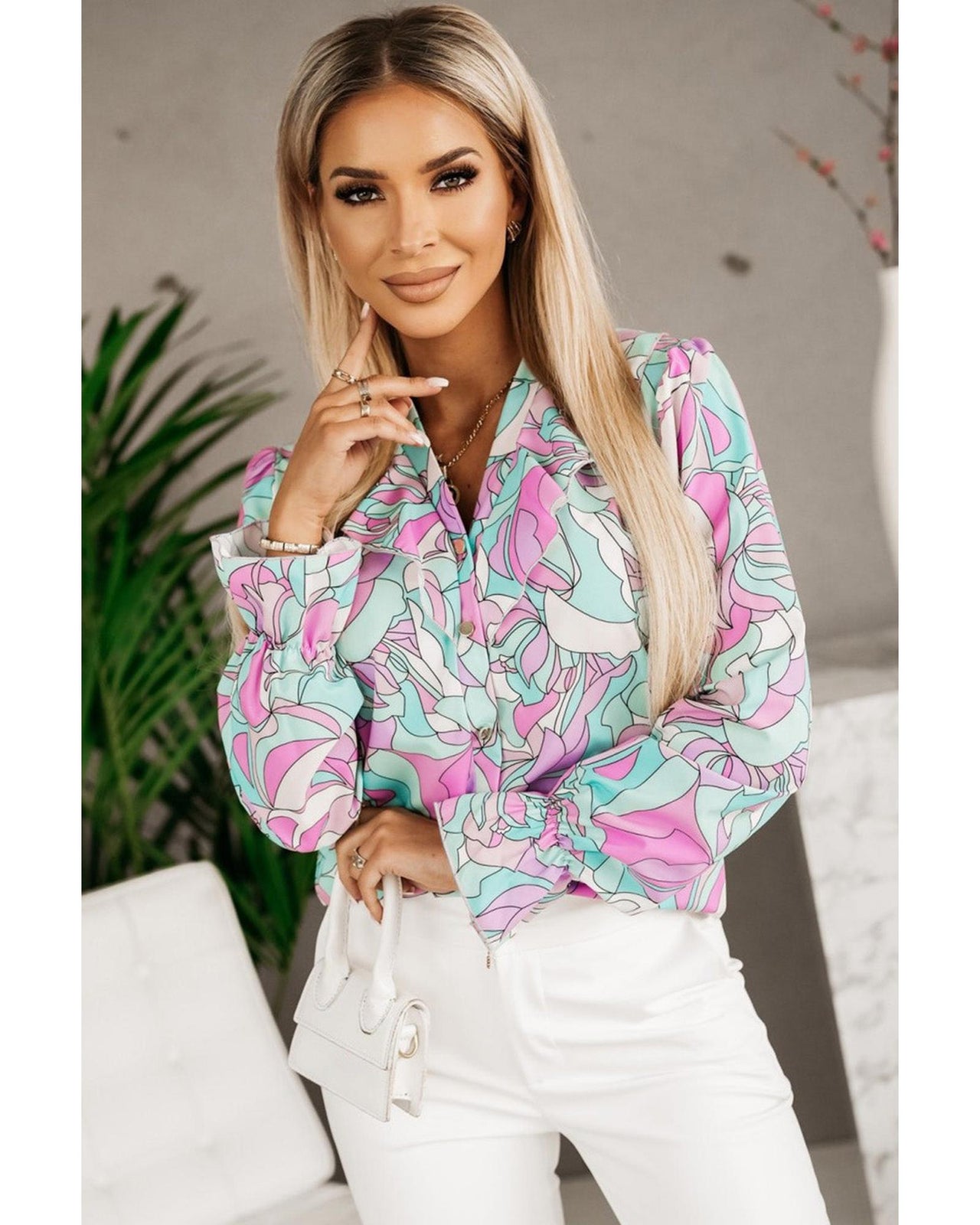 Azura Exchange Floral Print V-Neck Shirt with Ruffle Lapel - L